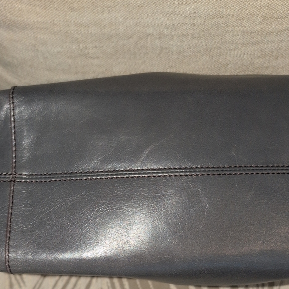 HOBO Grey Leather With Dark Brown Shoulder Strap - Nwot - Picture 9 of 14